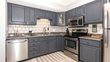 Appart'hôtel, plusieurs lits, accès piscine (At The 19) | Cuisine privée