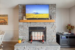 Games room - Family Fun at Lake Vibin' Lazy Days Osage Beach w/ 2 Pools, Playground, Games & Calm Water (Osage Beach)
