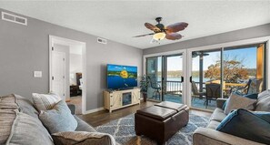 Appart'hôtel, plusieurs lits, accès piscine (Gibson's Getaway) | Coin séjour