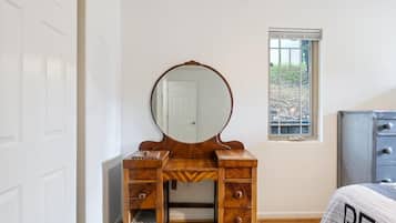 House, Multiple Beds, Patio (Gains Place) | 2 bedrooms, individually decorated, individually furnished, bed sheets