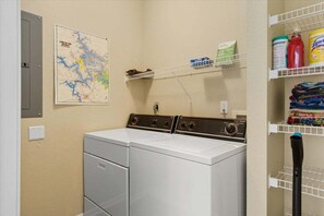 Apartment, Mehrere Betten, Terrasse (Sunkissed Cove) | Wäschereiservice