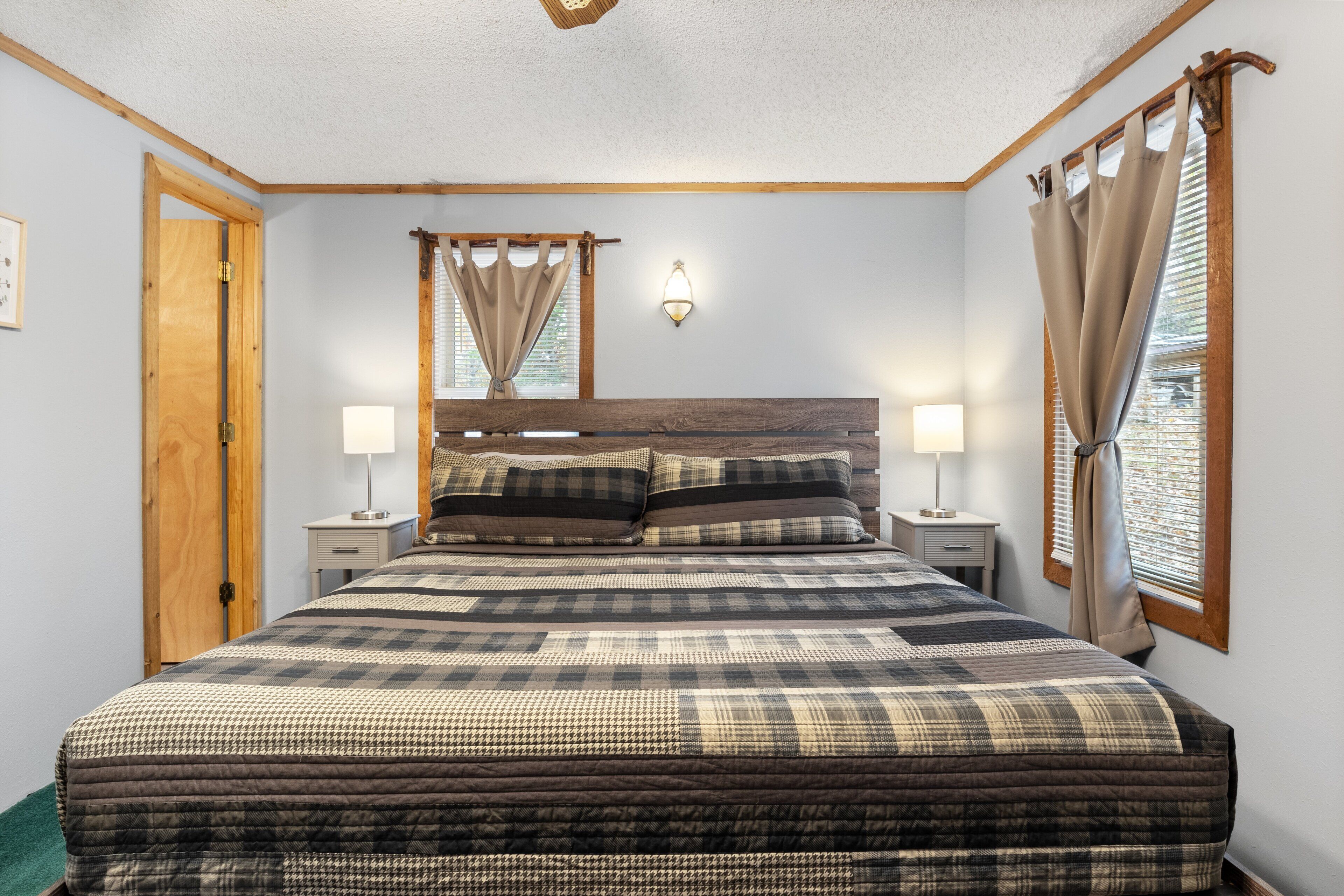 House, Multiple Beds, Patio (Fireside Landing)