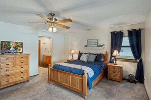 Nhà, nhiều giường, sân hiên (Double EE Retreat) | 3 phòng ngủ, trang trí khác biệt 