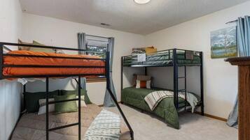 House, Multiple Beds, Patio (Double EE Retreat) | 3 bedrooms, individually decorated, individually furnished, bed sheets