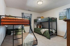 Maison, plusieurs lits, patio (Double EE Retreat) | 3 chambres, décoration personnalisée, ameublement personnalisé