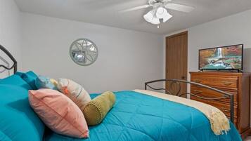 3 bedrooms, individually decorated, individually furnished, bed sheets