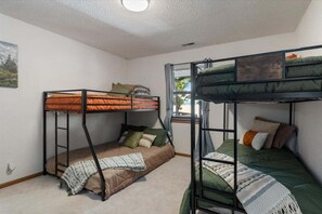 Hus - flere senge - terrasse (Double EE Retreat) | 3 soveværelser, individuelt design, individuel indretning, sengetøj