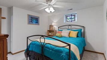 House, Multiple Beds, Patio (Double EE Retreat) | 3 bedrooms, individually decorated, individually furnished, bed sheets