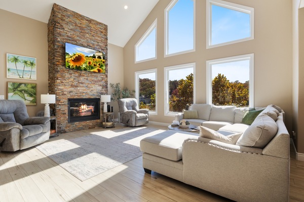 House, Multiple Beds, Patio (All Docked Out) | Living area