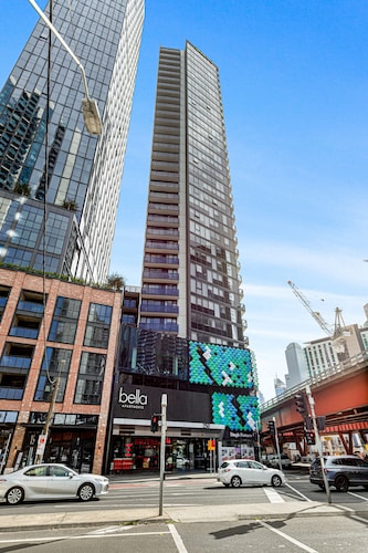 Pristine 2-bed Unit With Beautiful City Landscape