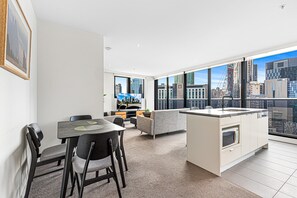 Apartment | Private kitchen - Pristine 2-bed Unit With Beautiful City Landscape (Melbourne)