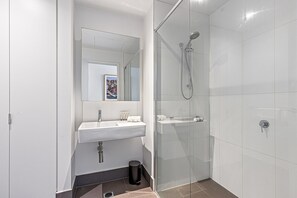 Apartment | Bilik Mandi | Tuala disediakan 