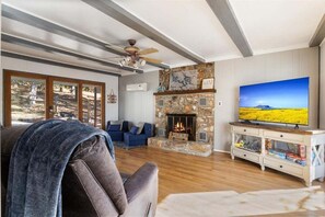 House, Multiple Beds, Hot Tub (Buck Creek Cottage) | Living area - Amazing Lake Experiences! Private Hot Tub, Aamazing Dock, Firepit & Two Layers of Decks (Gravois Mills)