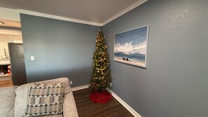 Interior - Our Cove Retreat - Perfect for Wave-free Swimming, Tanning & Prime Location Fun! (Lake Ozark)