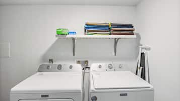 Appartement, meerdere bedden, patio (Castaway Cove Unit 6) | Wasservice