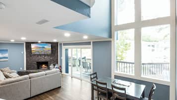 Condo, Multiple Beds, Patio (Castaway Cove Unit 6) | Living area