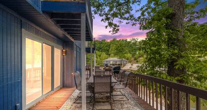 Our Cove Retreat - Perfect for Wave-free Swimming, Tanning & Prime Location Fun!