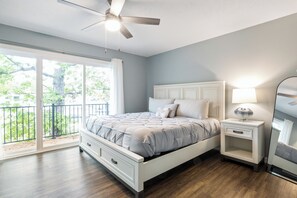 Lejlighed - flere senge - terrasse (Castaway Cove Unit 6) | 3 soveværelser, individuelt design, individuel indretning, sengetøj