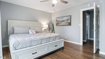 Condo, Multiple Beds, Patio (Castaway Cove Unit 6) | 3 bedrooms, individually decorated, individually furnished, bed sheets