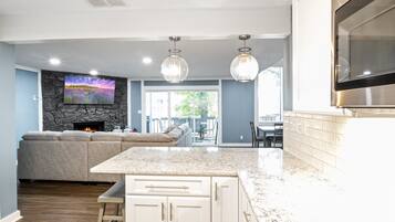 Condo, nhiều giường, sân hiên (Castaway Cove Unit 6) | Nội thất