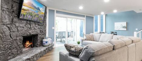 Leilighet, flere senger, terrasse (Castaway Cove Unit 6) | Oppholdsområde