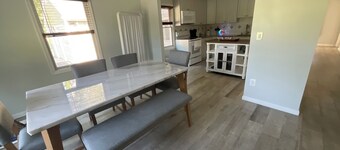 Sweet Lil House on NYS park! Ideal for hikers and horseback riders! Trail access