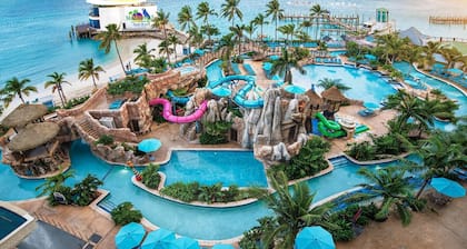 Margaritaville Waterpark Oceanfront Double Room Balcony