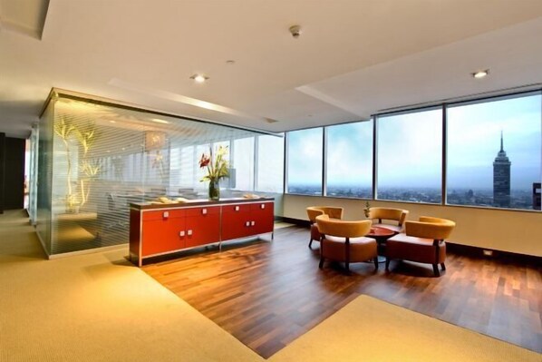 المنشأة من الداخل