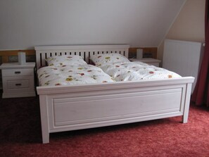 Bügeleisen/Bügelbrett, WLAN, Bettwäsche