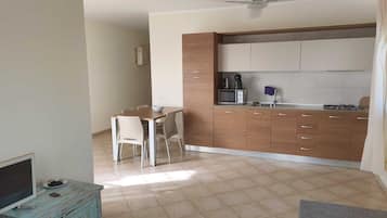 Classic Apartment, 1 Bedroom, Patio, Garden View | Living area