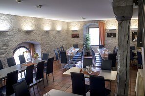 Dining - Comfort Double Room with Free Parking (Schlitz)