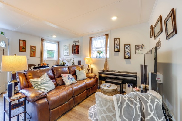 Grasonville Vacation Rental | 2BR | 1.5BA | 714 Sq Ft | 4 Steps to Enter