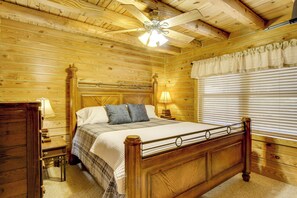 3 bedrooms, desk, iron/ironing board, Internet