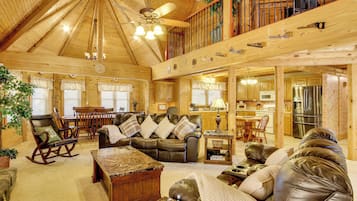 Televisión, chimenea y libros