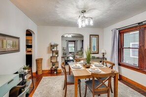 Dining - 1 Mi to Akron Zoo: Ranch-Style Home w/ Yard! (Akron)