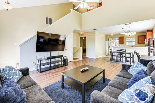 4 Mi to FSU: Pet-Friendly Townhome