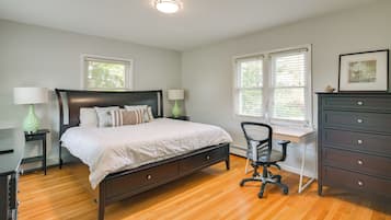 1 chambre, bureau, fer et planche Ă repasser, lit parapluie