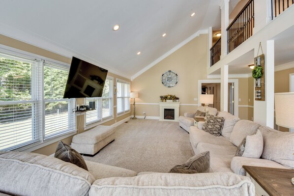 TV, fireplace - 6 Mi to Dtwn Anderson: Grand Family Home w/ Yard! (Anderson)