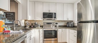 1 Block to Sunset Beach: Dog-Friendly Family Home