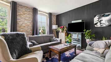 Fernseher, Tischtennisplatte