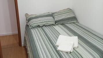 2 bedrooms, iron/ironing board, Internet, bed sheets