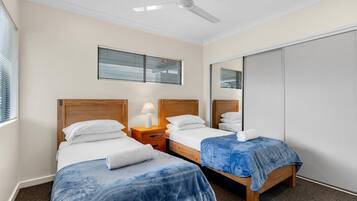 Apartment | 3 bedrooms, iron/ironing board, bed sheets