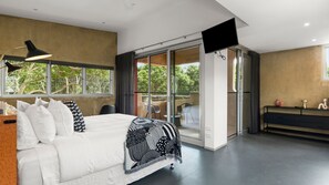 5 bedrooms, free WiFi, bed sheets