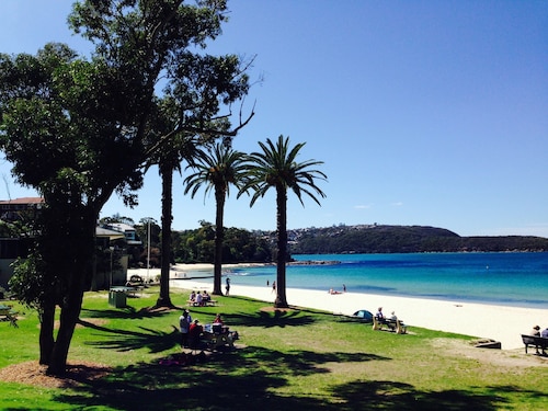 Chic 1-bed Apartment by Balmoral Beach