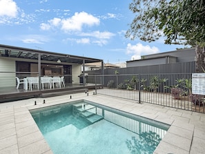 Pool - Spacious 3-bedroom Home With Private Pool & BBQ (Newcastle)