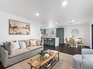 Living room - Spacious 3-bedroom Home With Private Pool & BBQ (Newcastle)