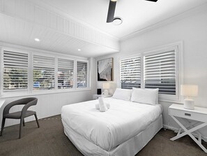 Apartment | 3 bedrooms, laptop workspace, iron/ironing board, bed sheets - Spacious 3-bedroom Home With Private Pool & BBQ (Newcastle)