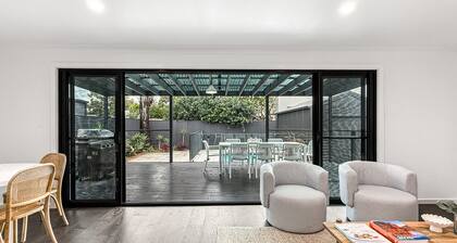 Spacious 3-bedroom Home With Private Pool & BBQ