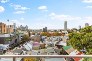 View from property - Cosy Studio With City Views (Sydney)
