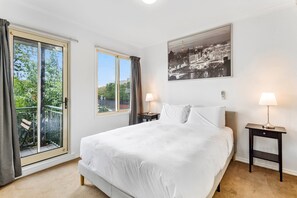 Departamento | 2 habitaciones, tabla de planchar con plancha y ropa de cama 